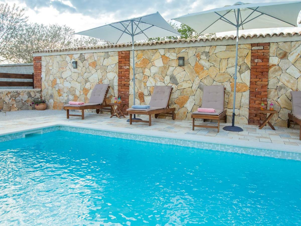 Holiday Home Iva With Pool Sukosan Exterior photo